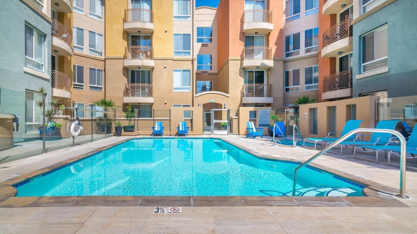 Spacious 3-bedroom 3bth In Marina Del Rey! Pool, Hot Tub, Free Parking Los Angeles